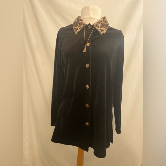 Vintage button up with leopard print details sz small - Picture 9 of 10